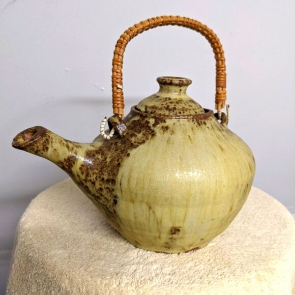 Vintage Signed/Dated 1975 Stoneware Drip Glaze Teapot with 4 Matching Cups - Picture 7 of 15
